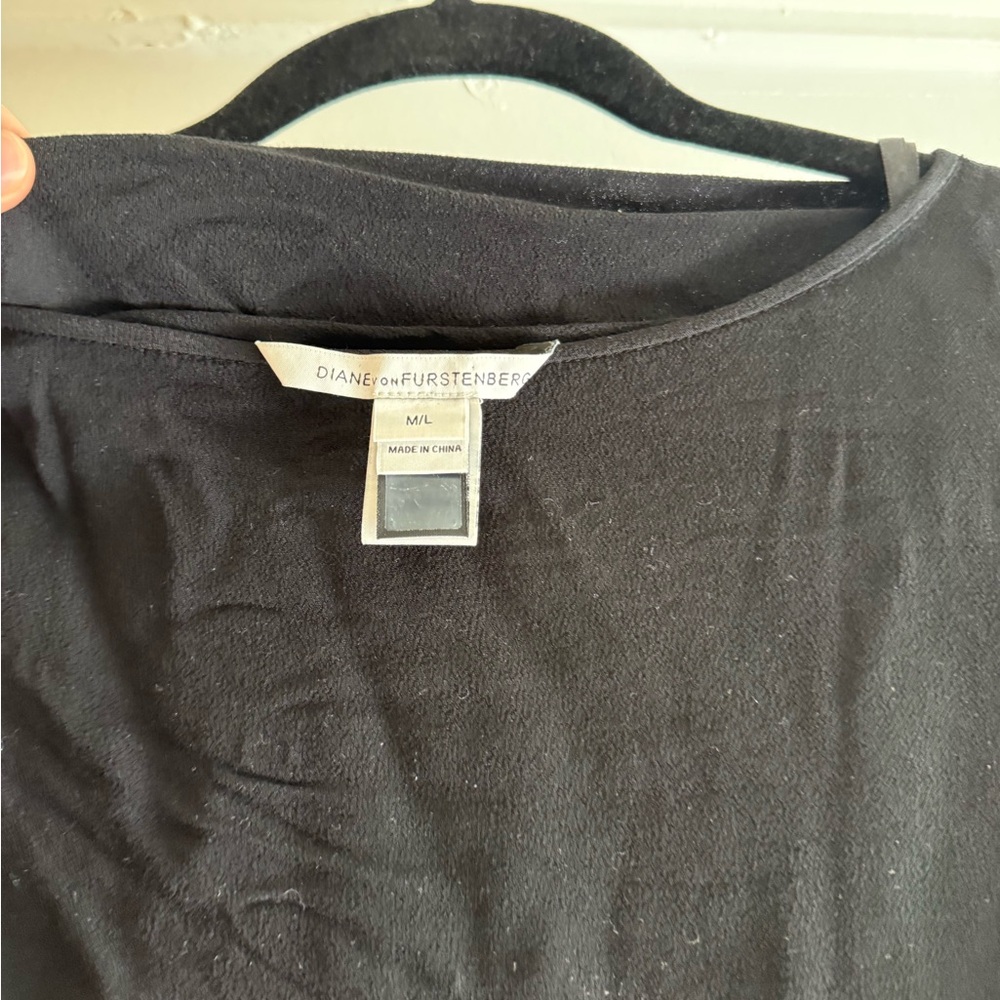 Early 2000’s Diane Von Furstenberg Black Batwing Short Sleeve Tunic Top